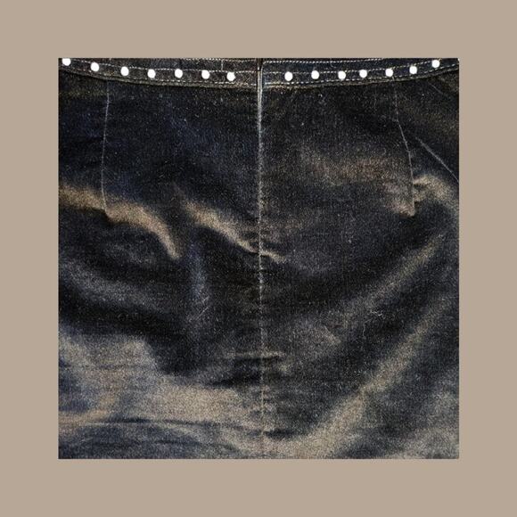 Retro Black Velvet Studded Mini Skirt with Front Pockets by Abercrombie & Fitch - Picture 3 of 4